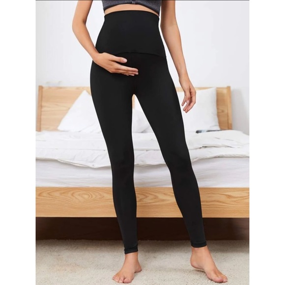 Black maternity wide band leggings - Picture 3 of 4